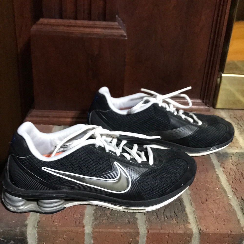 Nike Tennis Shoes